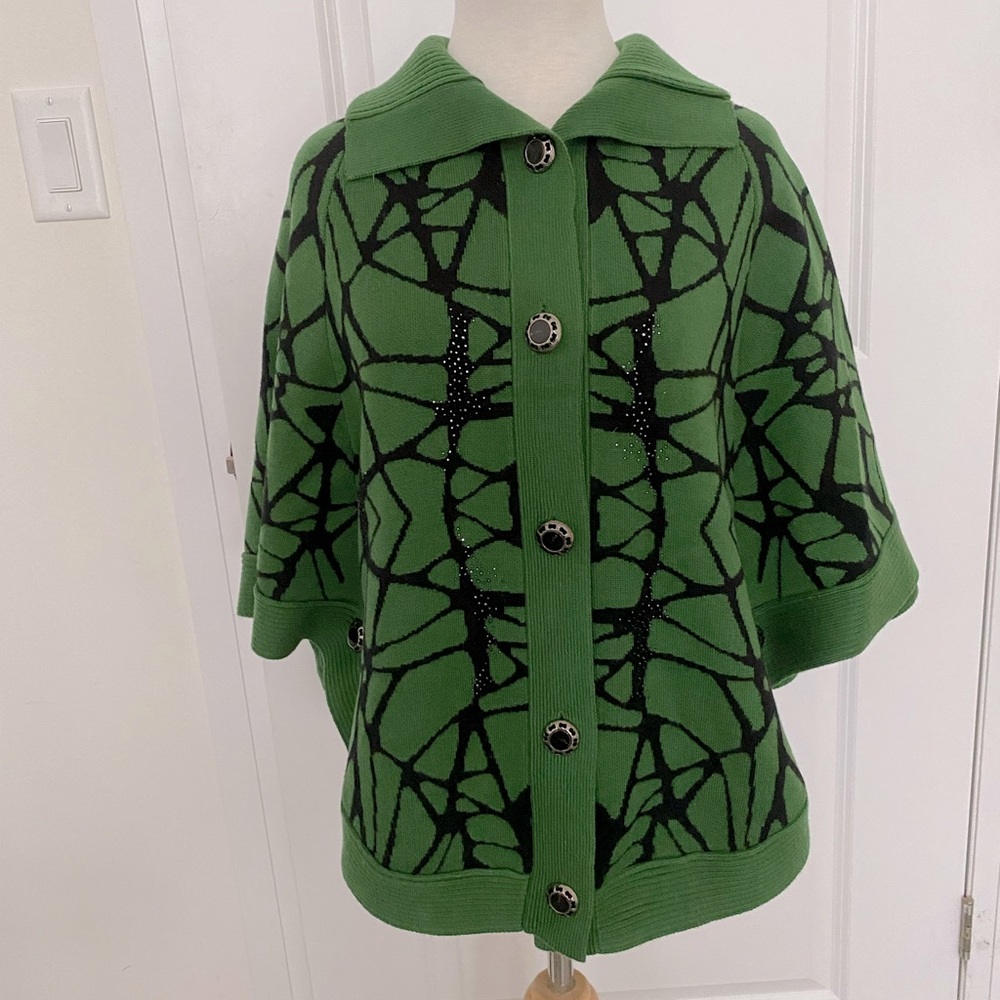 Vintage 90s wool knitted cape .